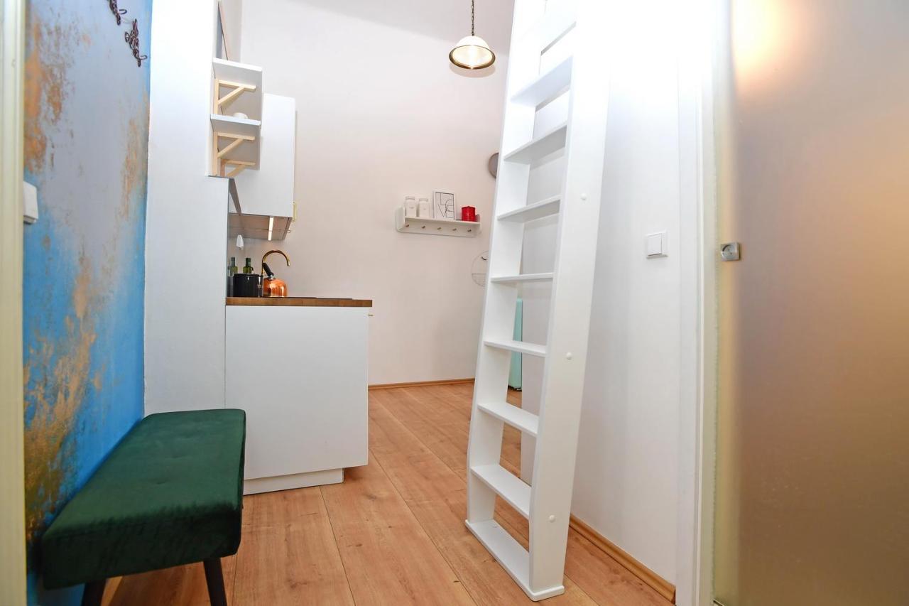 Lovely Little Cosy Apt In Prague Praga Exterior foto